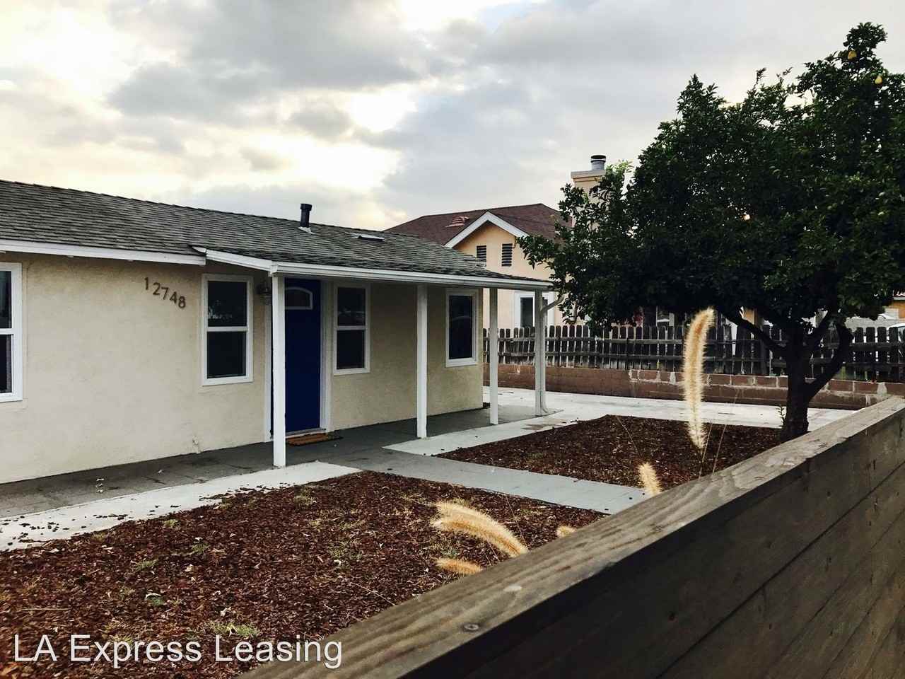 12748 Royston St - Photo 2 of 10