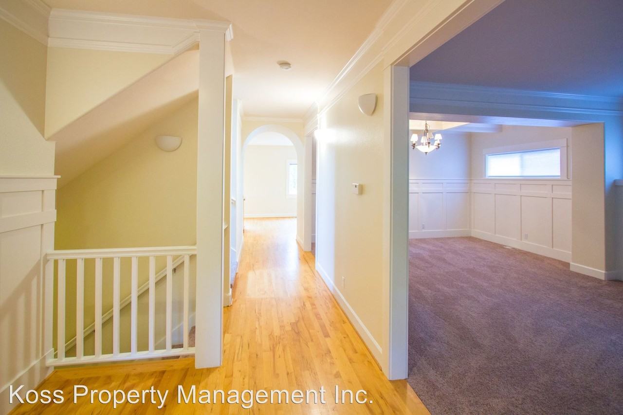 4017 NE 45th St - Photo 2 of 24