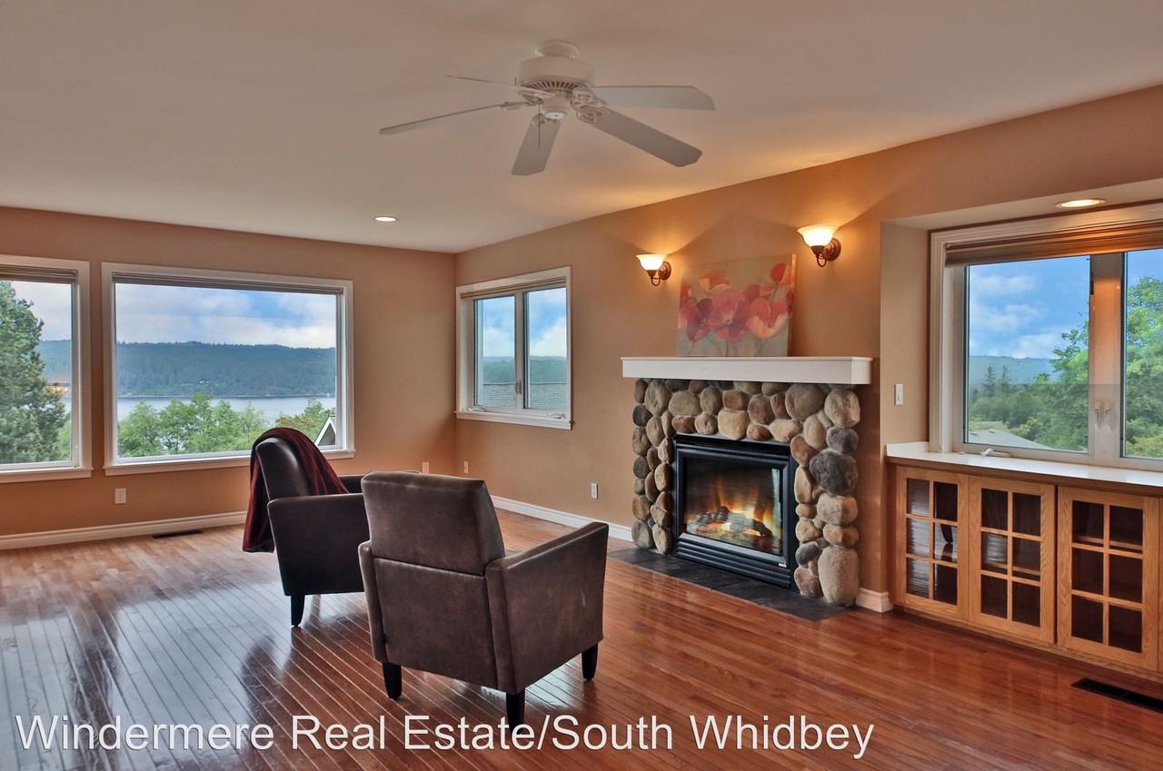 1305 Scarecrow Ln - Photo 3 of 50