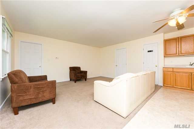 150 Park Ln - Photo 3 of 13