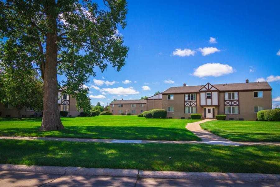 President Madison Apartments - Photo 3 of 26