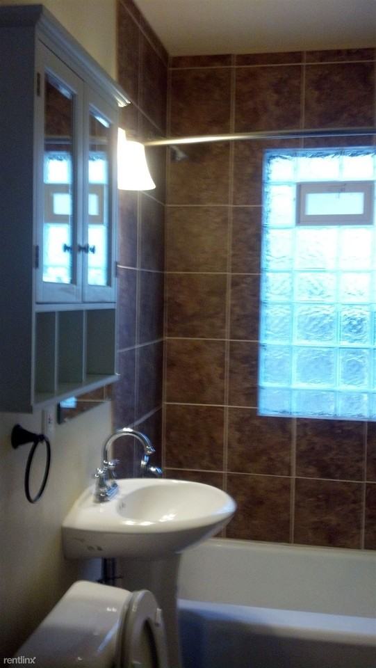 2923 N Bremen St - Photo 3 of 8