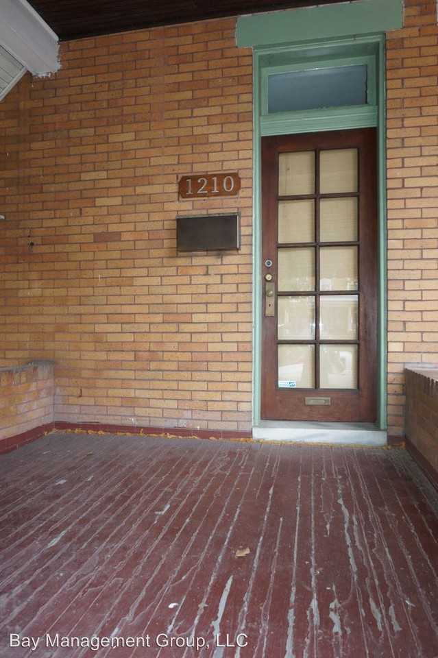 1210 W 41st St - Photo 3 of 17