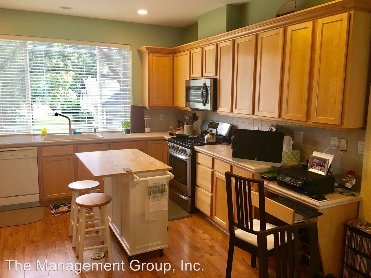 11009 SE 18th St - Photo 3 of 9
