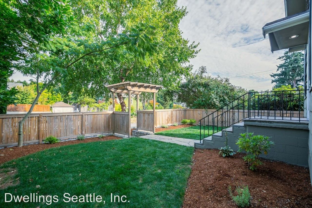 4049 47th Ave SW - Photo 3 of 25