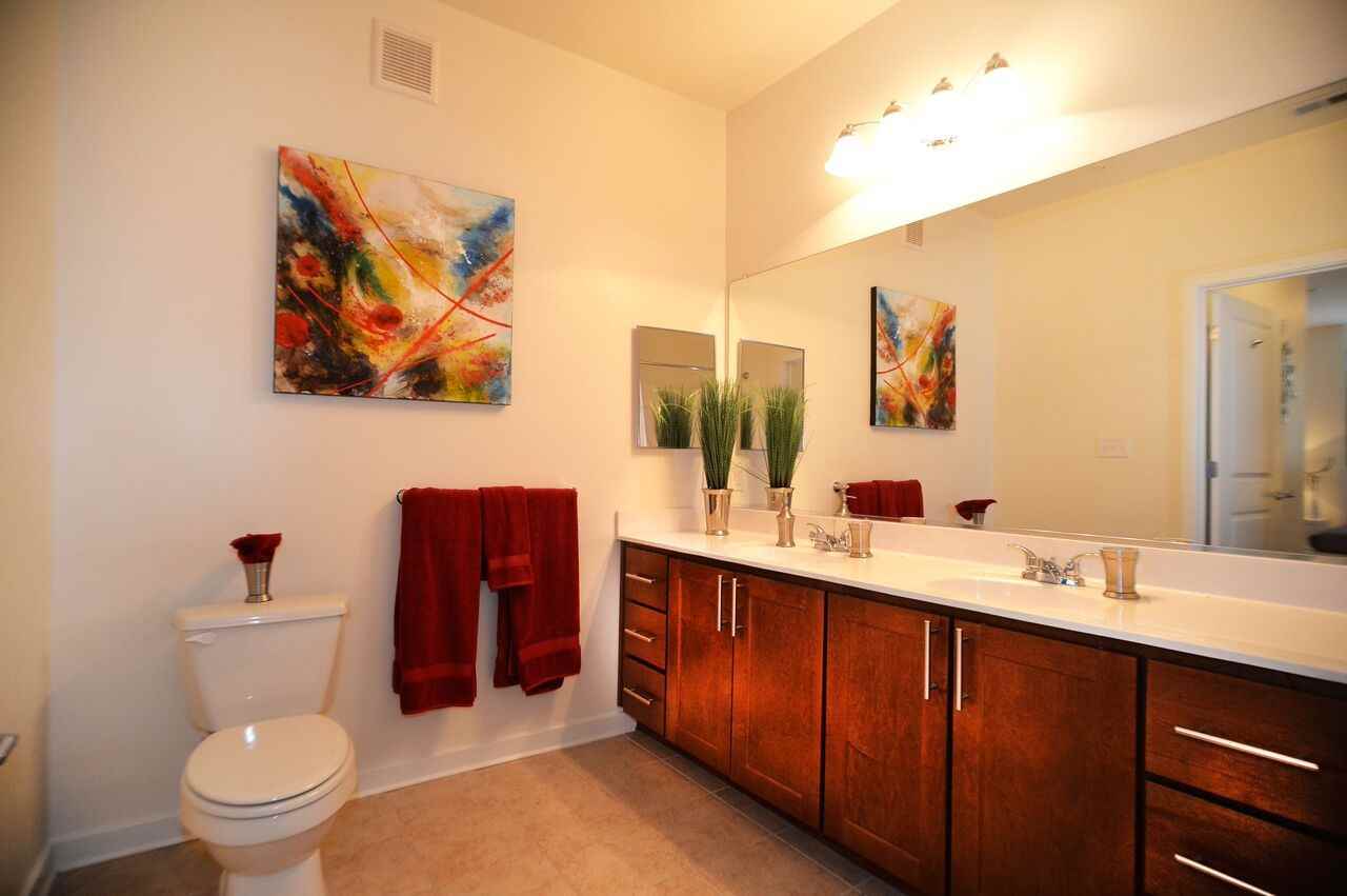 Greenwich Village - Photo 5 of 7