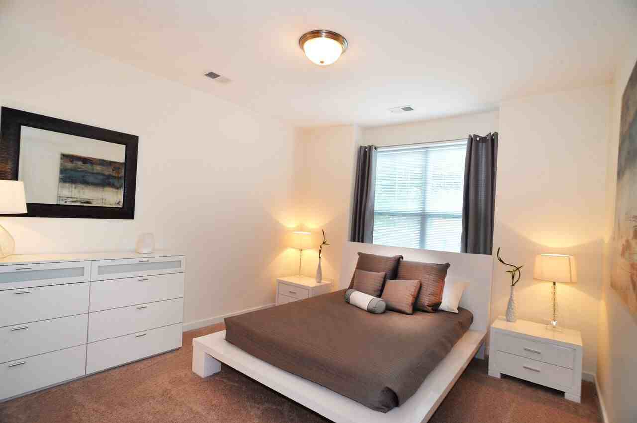 Greenwich Village - Photo 6 of 7