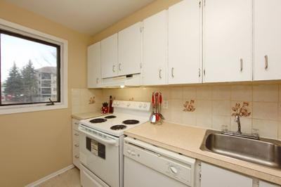 1449 Walkley Rd - Photo 3 of 7