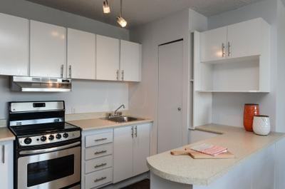 99 Place Charles-Le Moyne - Photo 2 of 7