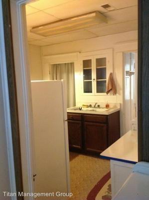 928 Main St - Photo 3 of 10