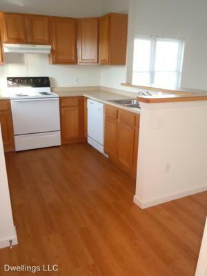 708 E Hillside Dr - Photo 2 of 3