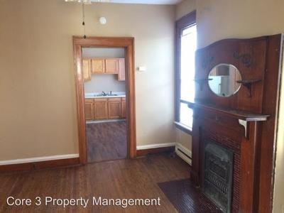 608 E Monroe St - Photo 2 of 5