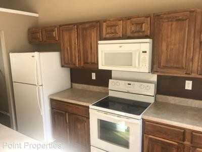 438 E Broadway Ave - Photo 3 of 14