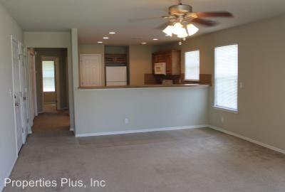 2982 Spring St - Photo 3 of 6