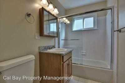 954 Ravenscourt Ave - Photo 3 of 8