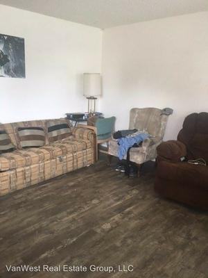 3226 1/2 White Ave - Photo 3 of 4