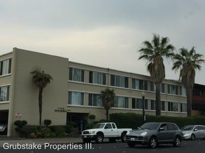 1735 Broadway - Photo 2 of 6