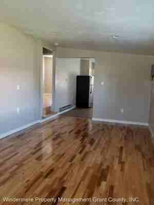 19 F St SW - Photo 3 of 12