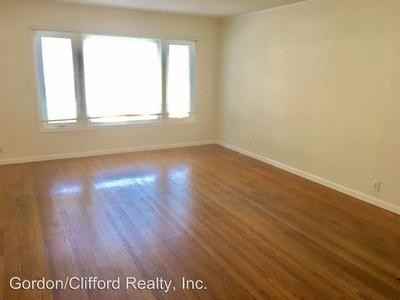 1676 Funston Ave - Photo 3 of 17