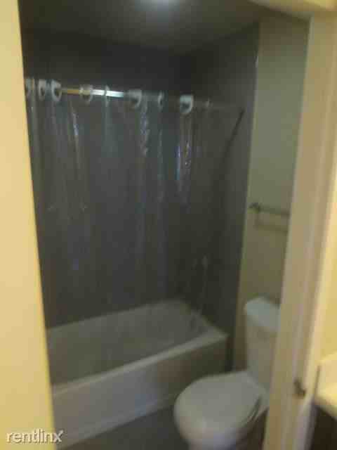 421 E 18th St - Photo 3 of 9