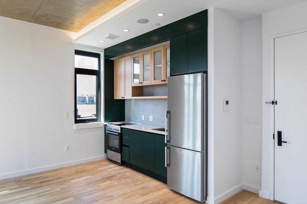 44 Kent Street #205