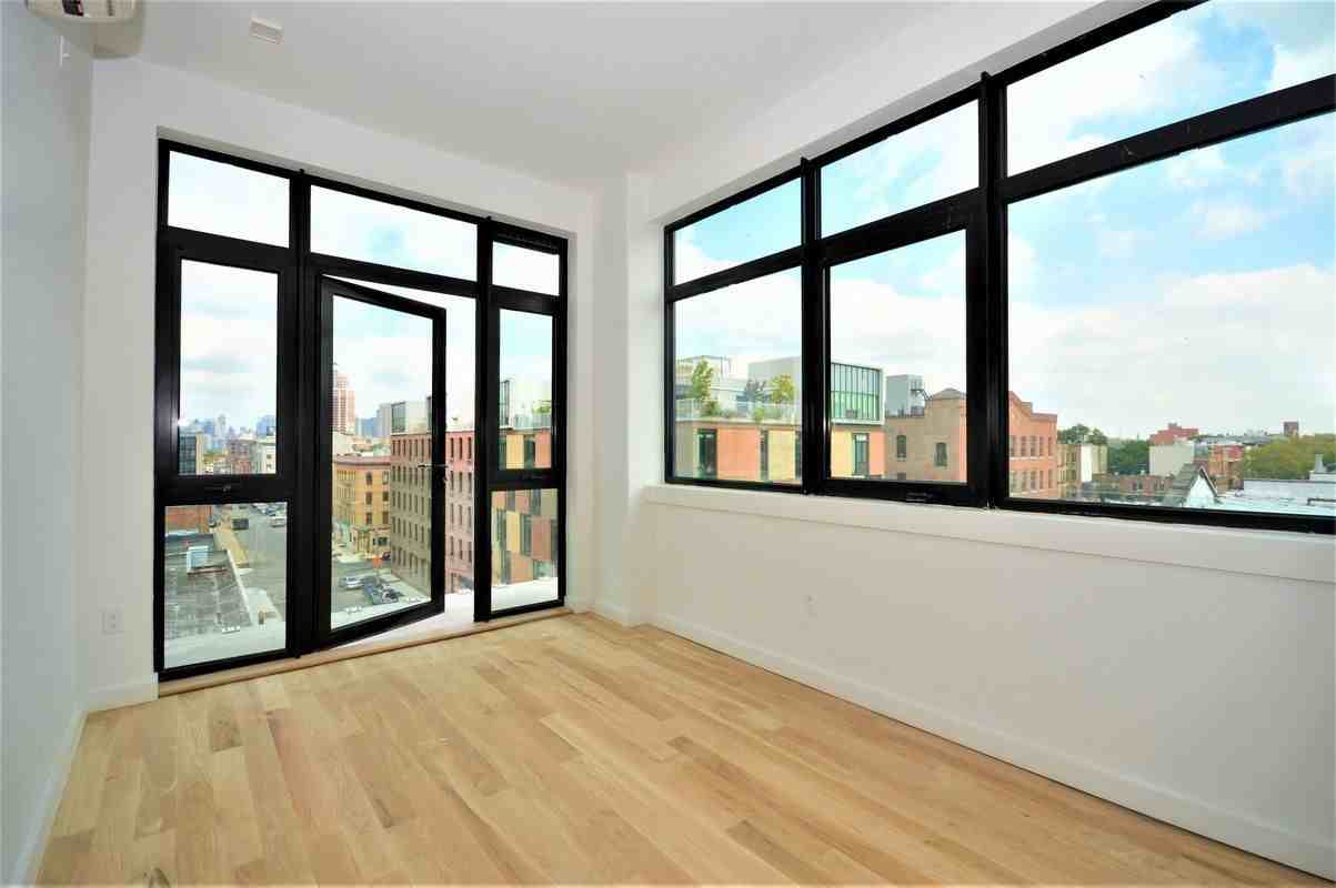 44 Kent Street #301