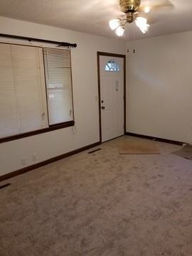 7215 Hasbrook Ave - Photo 3 of 13