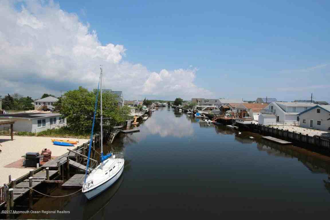 108 W Playhouse Dr - Photo 3 of 22