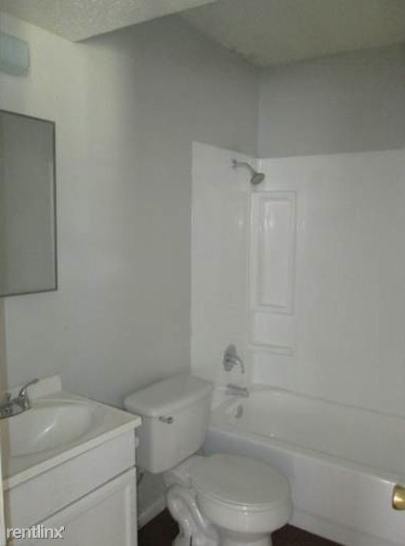 209 Victor St - Photo 3 of 13