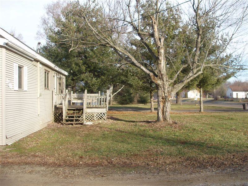 150 Rosewood Ave N - Photo 3 of 26