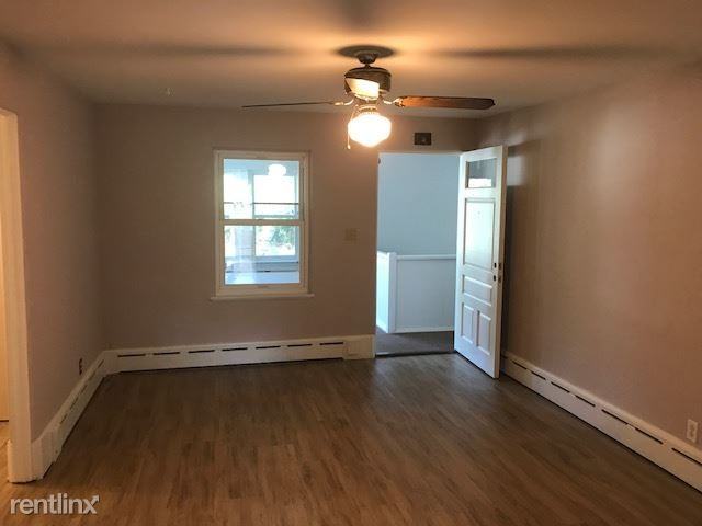 210 W Henry St - Photo 3 of 8