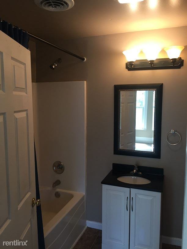 520 Jackson St W - Photo 2 of 10