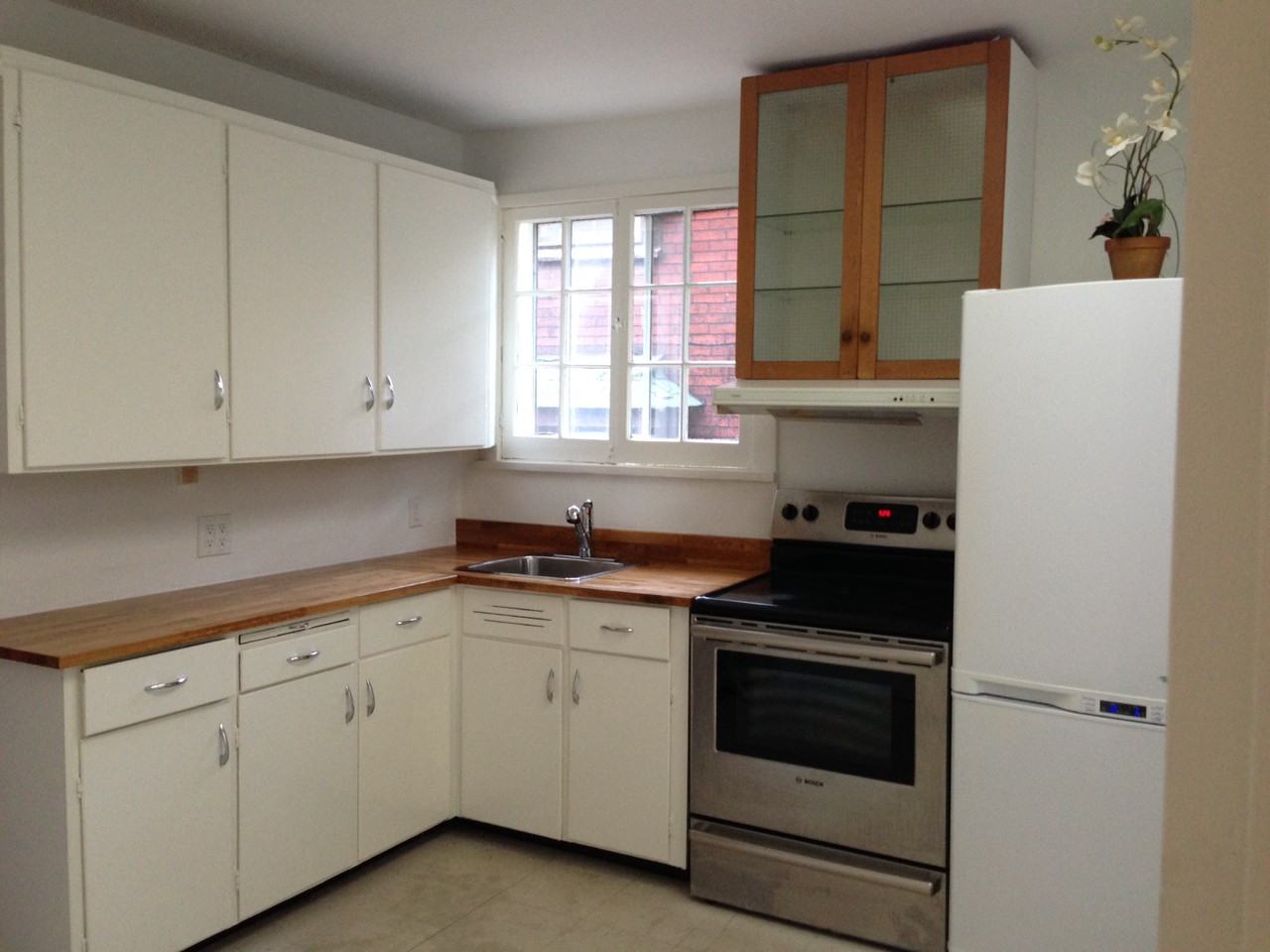 173 Ronan Avenue - Photo 3 of 12