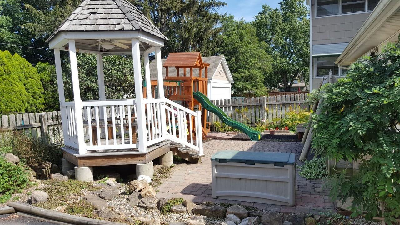 800 Winton Rd N - Photo 2 of 22