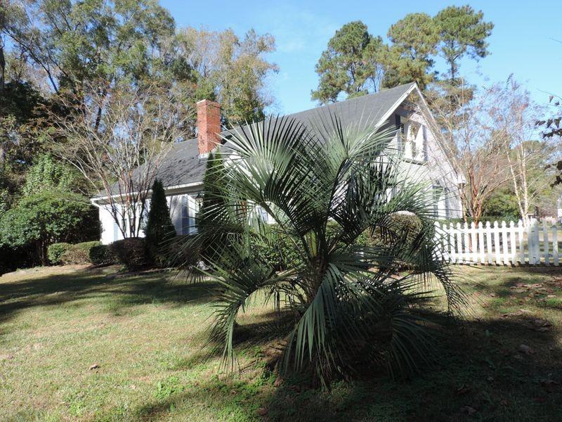 556 W Main St - Photo 3 of 30