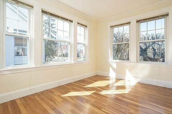 340 Common St 1 - Photo 3 of 7