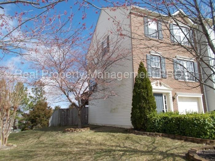 9621 Innerwick Pl - Photo 2 of 13