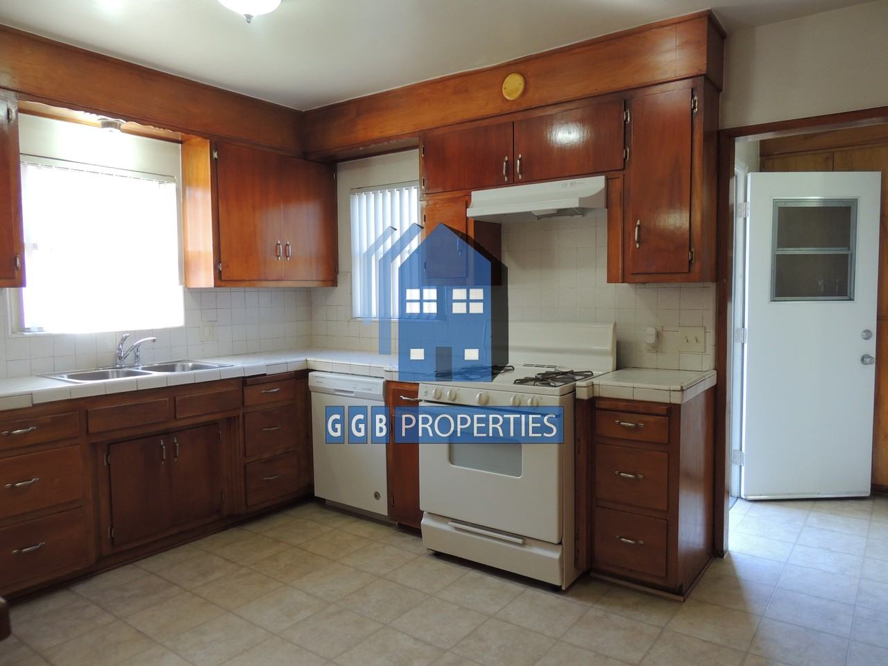 6757 Lime Avenue - Photo 3 of 17