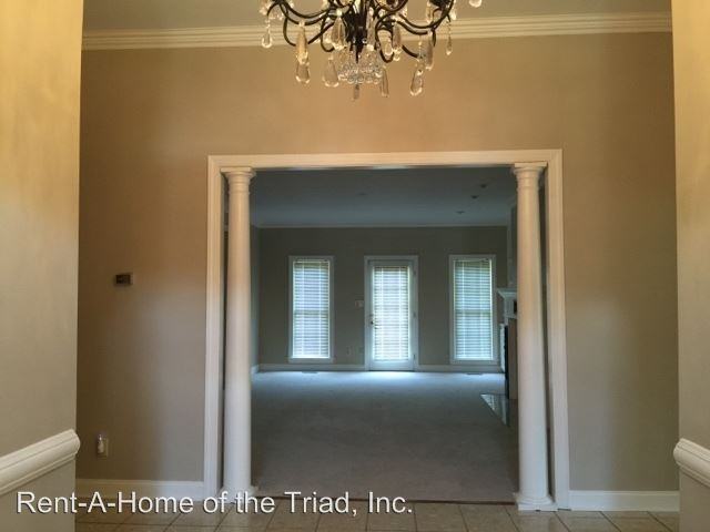 2813 County Clare Rd - Photo 3 of 22