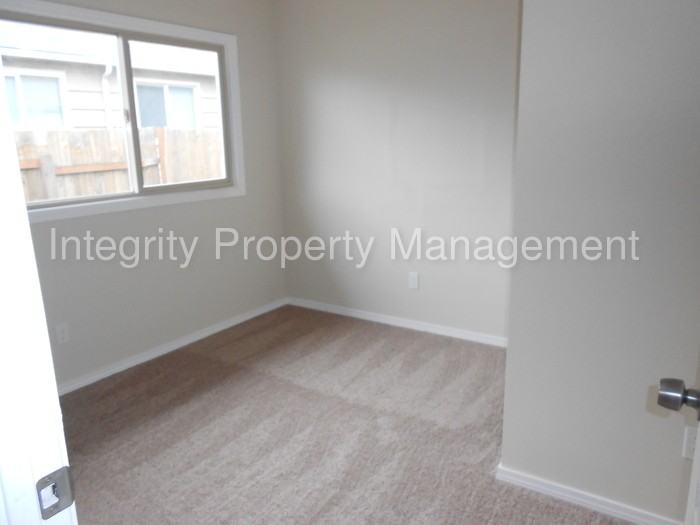 11228 Kline St SW - Photo 3 of 4