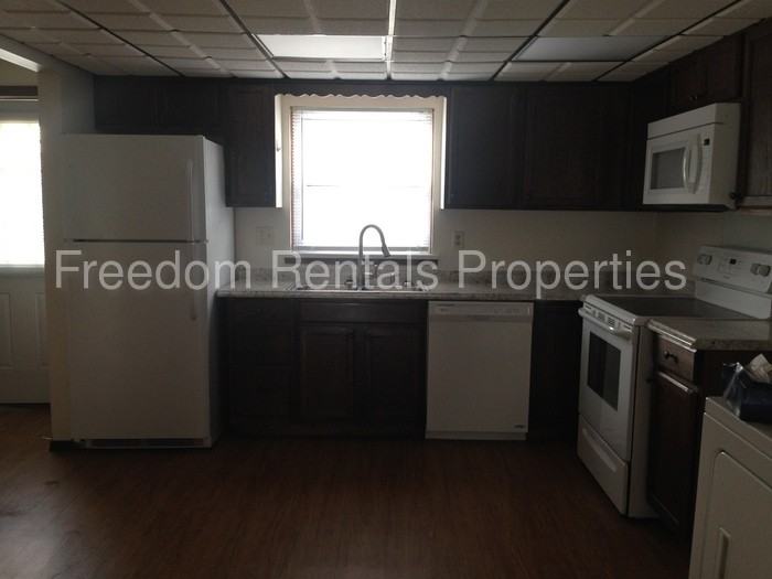 214 Piedmont Dr - Photo 2 of 9