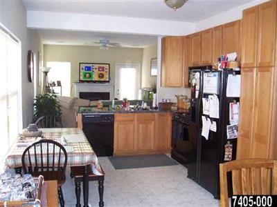 1864 Deerfield Dr - Photo 3 of 10