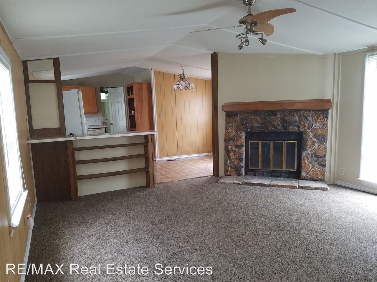 8061 W 70th St - Photo 3 of 15