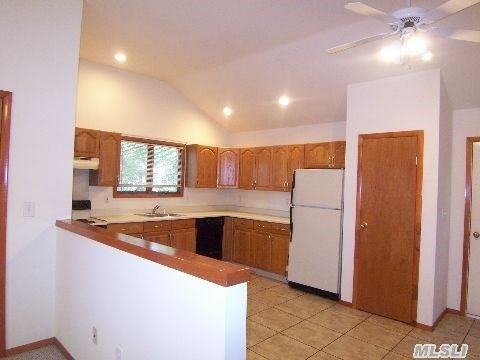 20 Halfcircle Dr - Photo 2 of 7