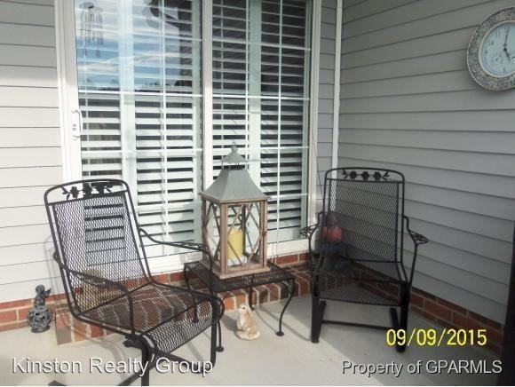 2084 Briarwood Dr - Photo 2 of 4