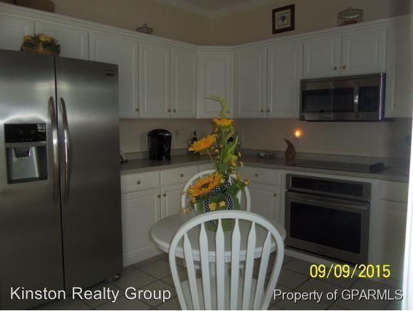 2084 Briarwood Dr - Photo 3 of 4