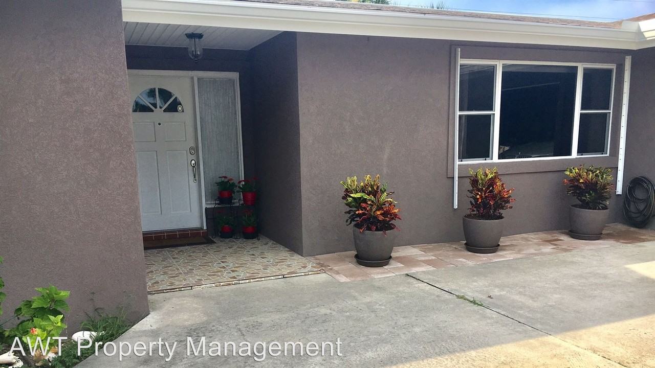 153 University Cir - Photo 2 of 20