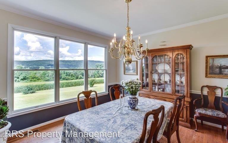 6626 Stableview Ct - Photo 3 of 13