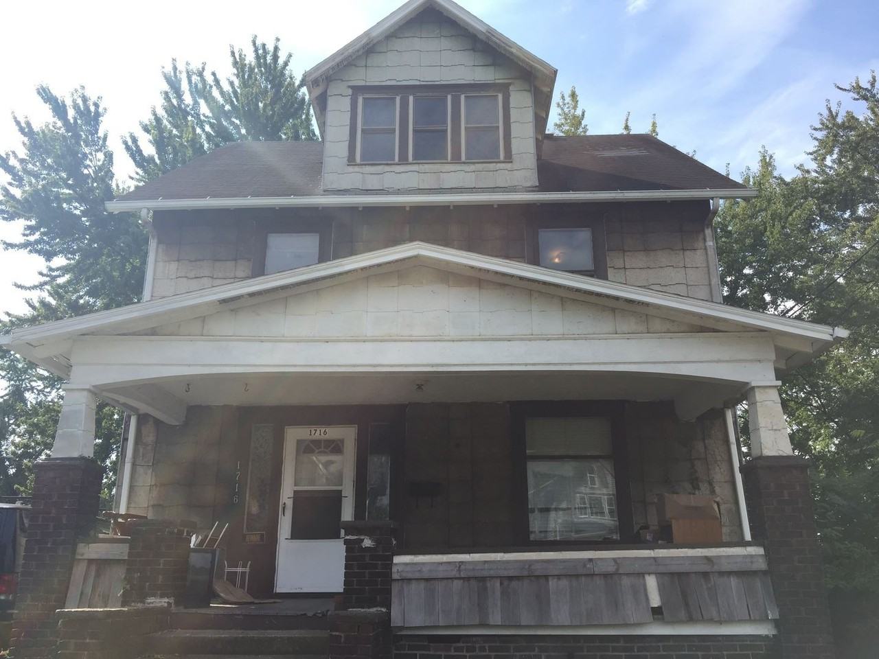 1716 Tuscarawas St E - Photo 3 of 17