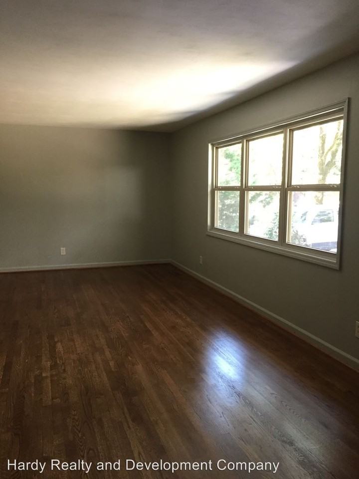 158 Fairview Dr SW - Photo 3 of 15